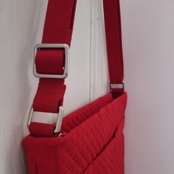 Vera Bradley Solid Red Quilted Cross Body Bag / Trending Color for Holidays! - Picture 7 of 9